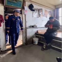 消防员登门拜访张同学 终于把插座换了！  游戏网站加速CDN包价格优惠升级